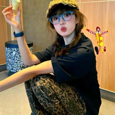 天降母老虎赚钱养崽驯夫忙